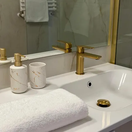 Apartment V1 Mm Komfortowe Naprzeciwko Centrum Handlowego Westfield Mokotow, Blisko Lotniska Chopina Warsaw